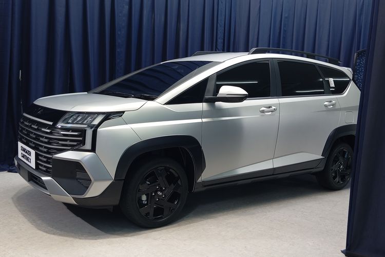 Toyota Rush, Suzuki XL7, Hyundai Stargazer X, Penjualan LSUV, Penjualan Mobil LSUV Agustus 2025: Suzuki XL7 Naik, Rush Turun