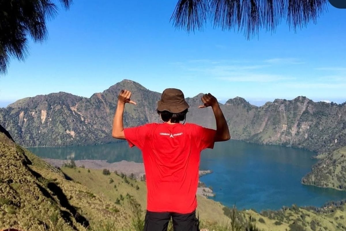 aturan mendaki di gunung rinjani, aturan mendaki sendirian di gunung rinjani, apakah boleh solo hiking di gunung rinjani, tarif pemandu gunung rinjani, tarif porter gunung rinjani, solo hiking gunung rinjani, syarat solo hiking gunung rinjani, syarat pendakian solo gunung rinjani, apakah boleh solo hiking gunung rinjani, solo hiking gunung rinjani 2025, Syarat Solo Hiking Gunung Rinjani 2025, Wajib Bareng Pemandu