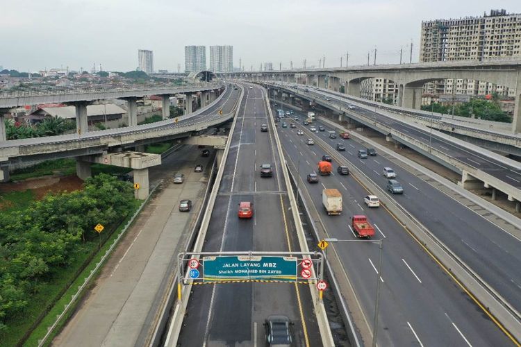 jalan tol, Jabodetabek, efisiensi perjalanan, Arus Tol Nataru 2025/2026 Meningkat, Waktu Tempuh Justru Turun