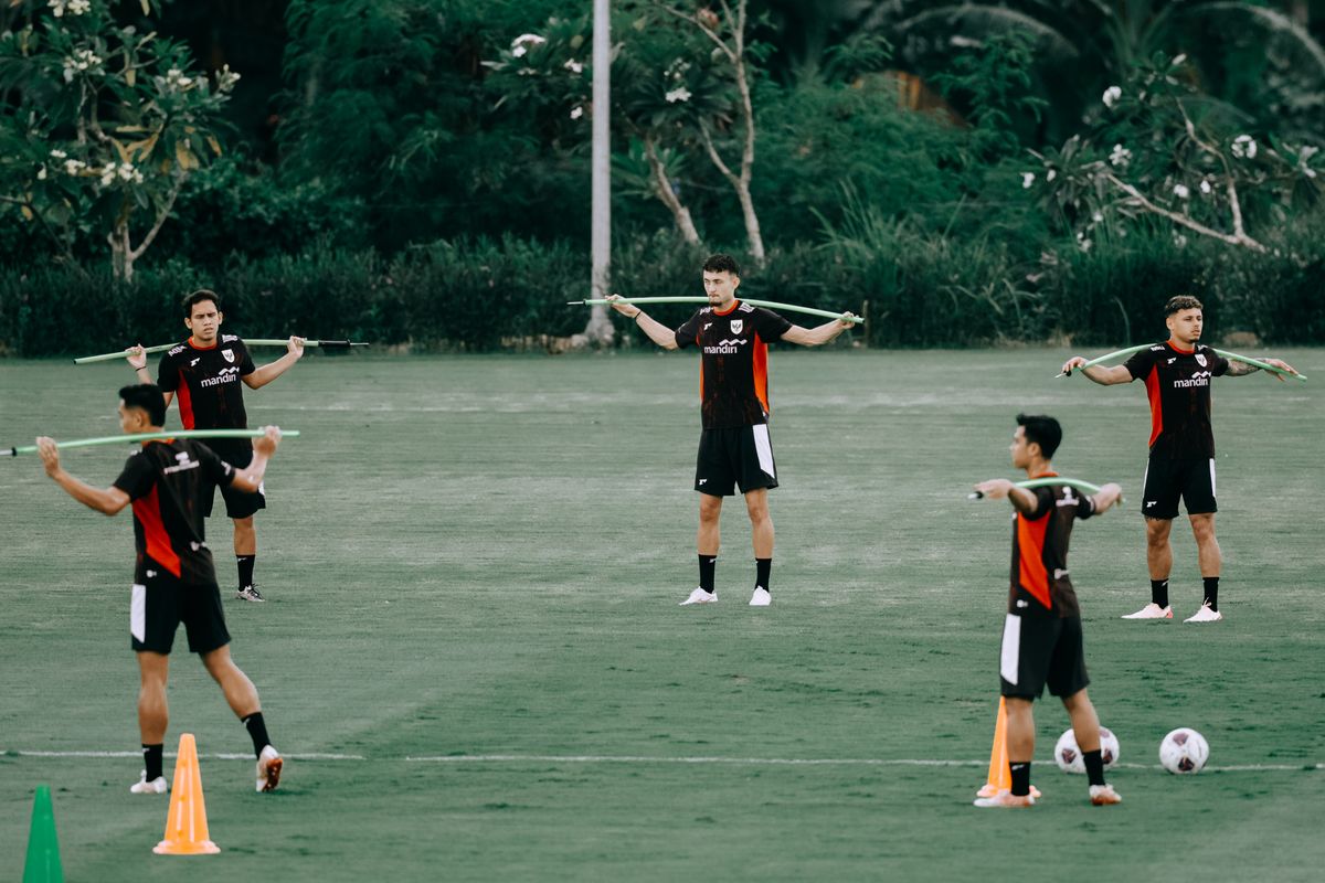 Timnas Indonesia, Eliano Reijnders, Sandy Walsh, Kualifikasi Piala Dunia 2026 zona Asia, timnas Indonesia, Patrick Kluivert, Yakob Sayuri, Kualifikasi Piala Dunia 2026 Zona Asia, Yance Sayuri, Timnas Indonesia vs China, Timnas Indonesia Tanpa Eliano dan Sandy Walsh, Kluivert Siapkan Sayuri Bersaudara