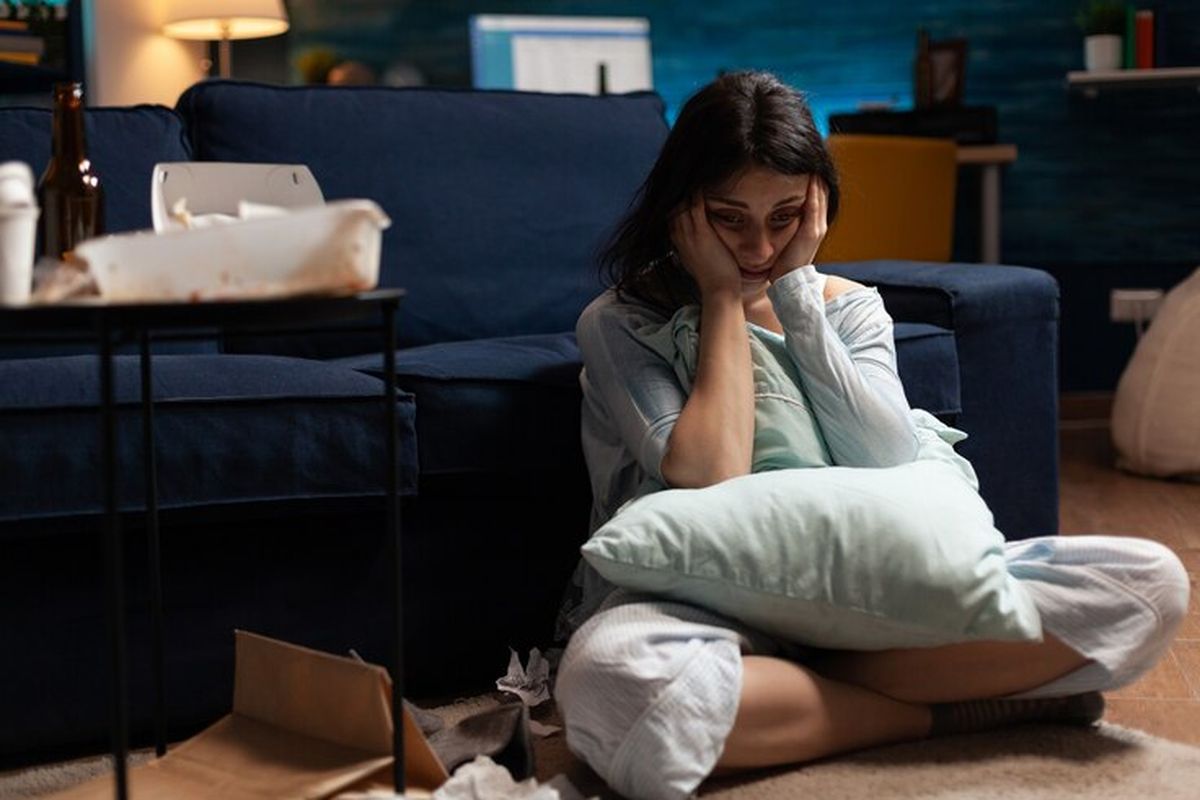 burnout, Mengurung diri, kesehatan mental, mengurung diri, Burnout, isolasi diri, tips menjaga kesehatan mental, mengurung diri akibat burnout, burnout membahayakan mental, Mengurung Diri Saat Burnout Bisa Picu Depresi dan Kecemasan, Ini Kata Psikolog