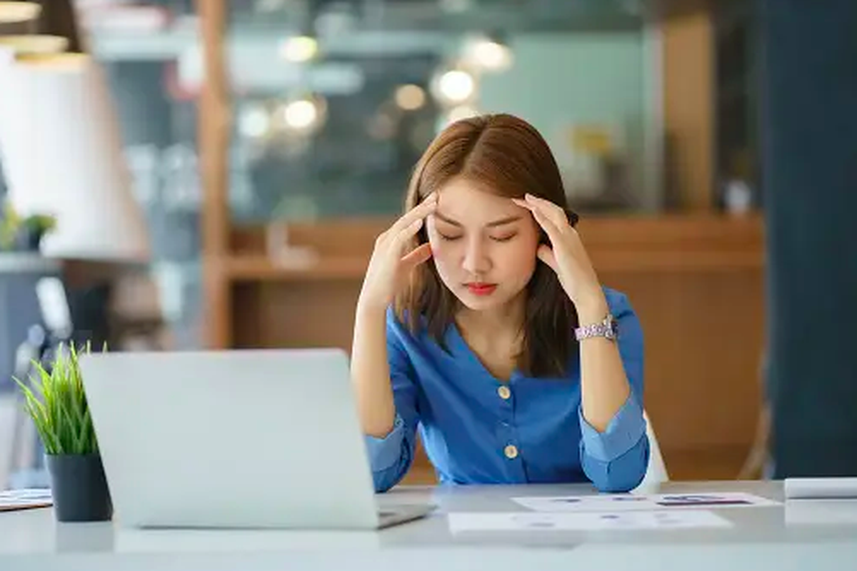 Saatnya Stop Overthinking Sebelum Merusak Kesehatan, Mengapa pola pikir ini muncul?, Dampak buruk bagi fisik, Menurunkan rasa percaya diri, Tanda dan pemicu pola pikir katastrofik dalam keseharian