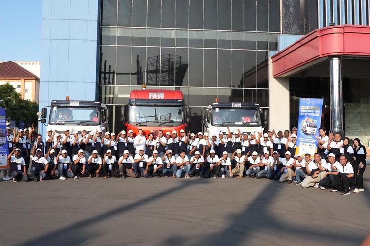 Keselamatan, pengemudi, bimtek, Kemenhub Tekan Fatalitas Kecelakaan Sopir Logistik Lewat Bimtek