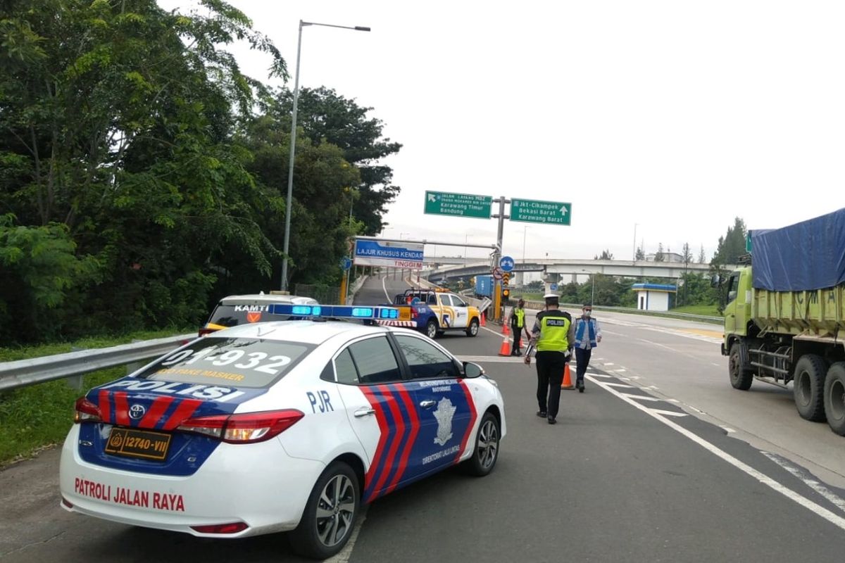 lalu lintas, Lalu Lintas di Tol MBZ Naik 14 Persen Selama Libur Isra Miraj