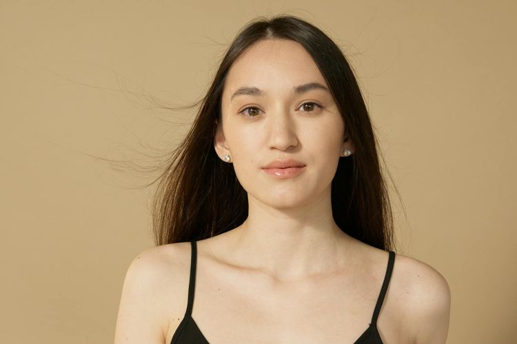 riasan, makeup, Kulit sehat, riasan mata, Tren Makeup 2025, Minimalis dan Tampilan Kulit Sehat Jadi Favorit