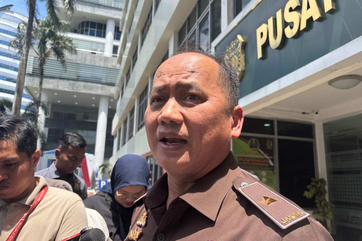 Harvey Moeis, Kejagung, eksekusi, kasus korupsi timah, Kejagung Siapkan Eksekusi Harvey Moeis, Terpidana Kasus Korupsi Timah, Proses Eksekusi Tertunda karena Menunggu Salinan Putusan, Pencabutan Permohonan Sandra Dewi Mempercepat Eksekusi, Penyitaan Aset Sandra Dewi untuk Menutupi Kerugian Negara, Kerugian Negara Terkait Kasus Harvey Moeis