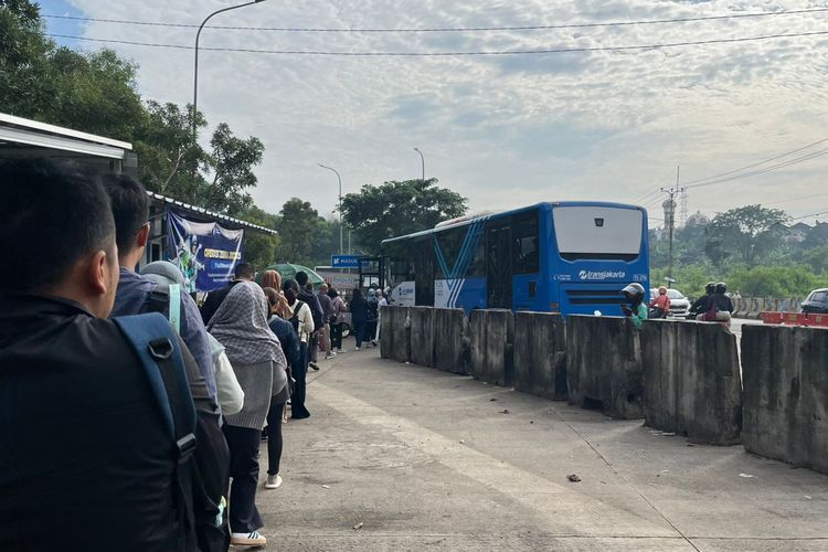 bus Transjabodetabek, Halte Bus Tranjabodetabek Masih Minim: Keterbatasan Anggaran Daerah