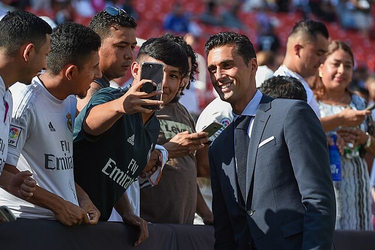 Real Madrid, Alvaro Arbeloa, Fans Real Madrid Ragukan Kemampuan Alvaro Arbeloa, Penuh Risiko dan Terlalu Dini