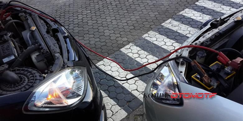 mogok, mobil listrik, Cara Evakuasi Mobil Listrik Mogok di Jalan, Tidak Bisa Didorong, Tidak Bisa Didorong, Peran Jump Starter, Perlu Towing, Edukasi Pengemudi