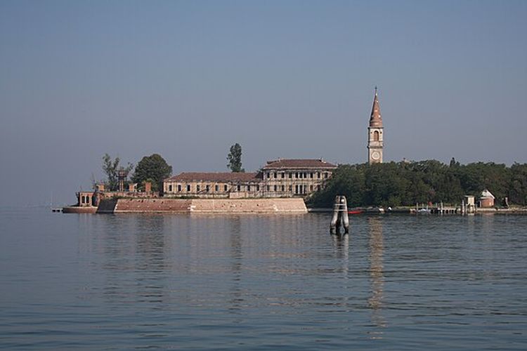 tempat terlarang di Bumi, Batas Akhir Peta Wisata, Ini 8 Tempat Paling Terlarang di Bumi, 1. Pulau Surtsey, 2. North Sentinel Island, 3. Gua Lascaux, 4. Kuil Agung Ise, 5. North Brother Island, 6. Makam Qin Shi Huang, 7. Pulau Poveglia, 8. Niʻihau