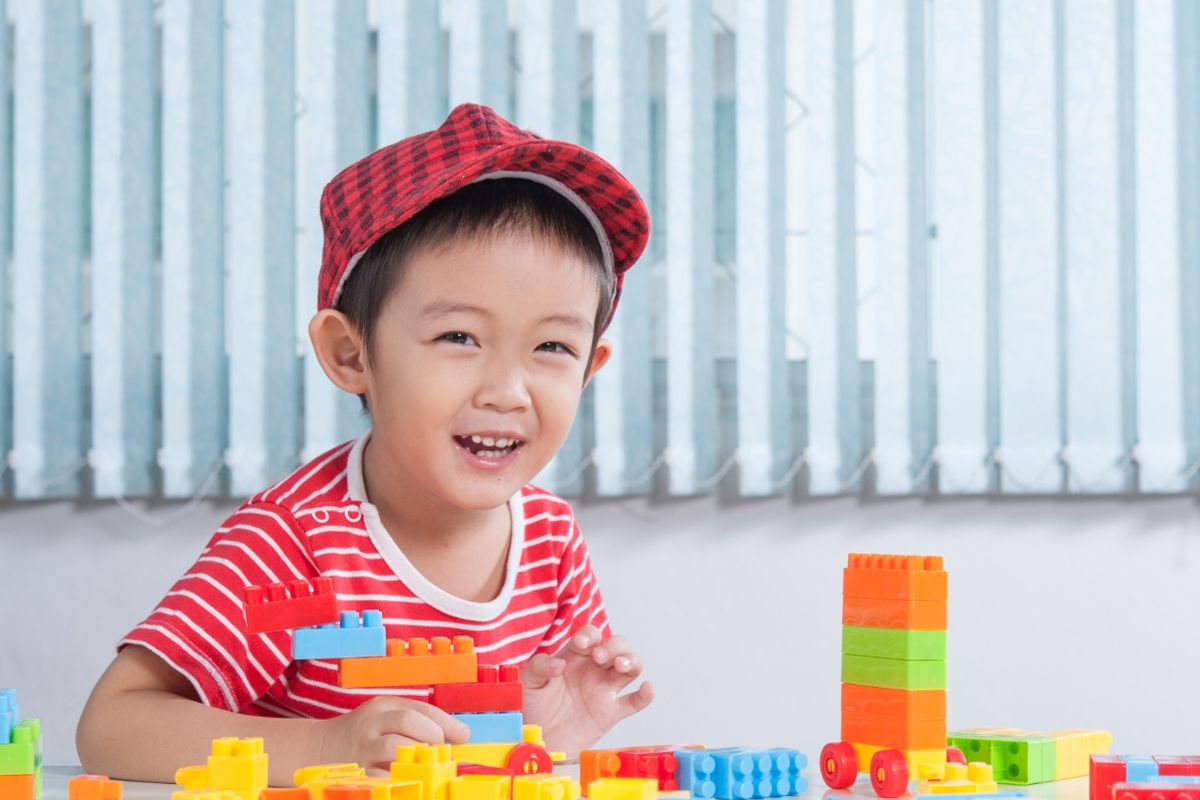 Independent play, bermain mandiri, anak bermain sendiri, Anak bermain mandiri, independent play, independent play time by age, anak bermain mandiri, Apakah baik bagi anak untuk bermain mandiri, Apa makna bermain bagi anak, Ini Tanda Anak Sudah Siap Bermain Mandiri Menurut Psikolog