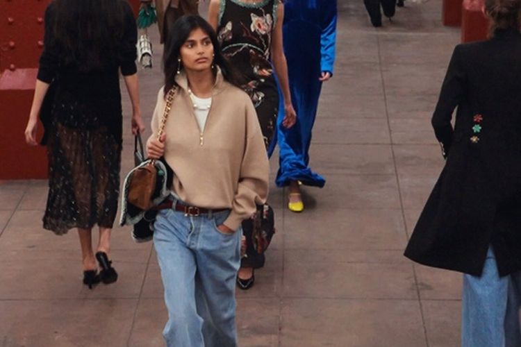 Met Gala, Chanel, Bhavitha Mandava Tampil Sederhana di Met Gala, Celananya Ternyata Bukan Jeans, Bukan jeans biasa, Terinspirasi dari momen di subway, Penampilan sederhana yang jadi perdebatan, Mandava ingin tampil sebagai dirinya sendiri