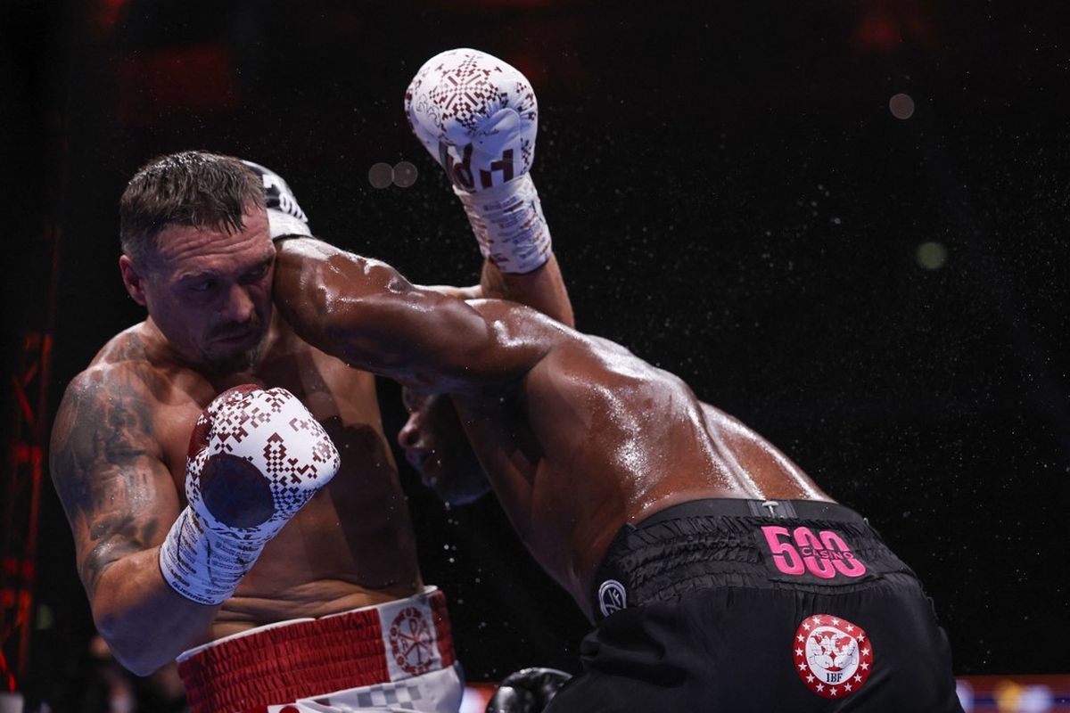 Oleksandr Usyk, Daniel Dubois, tinju, Tinju, tinju kelas berat, Hasil tinju dunia, Hasil Tinju Dunia: Oleksandr Usyk Pukul KO Dubois, Jadi Juara Dunia Tak Terbantahkan