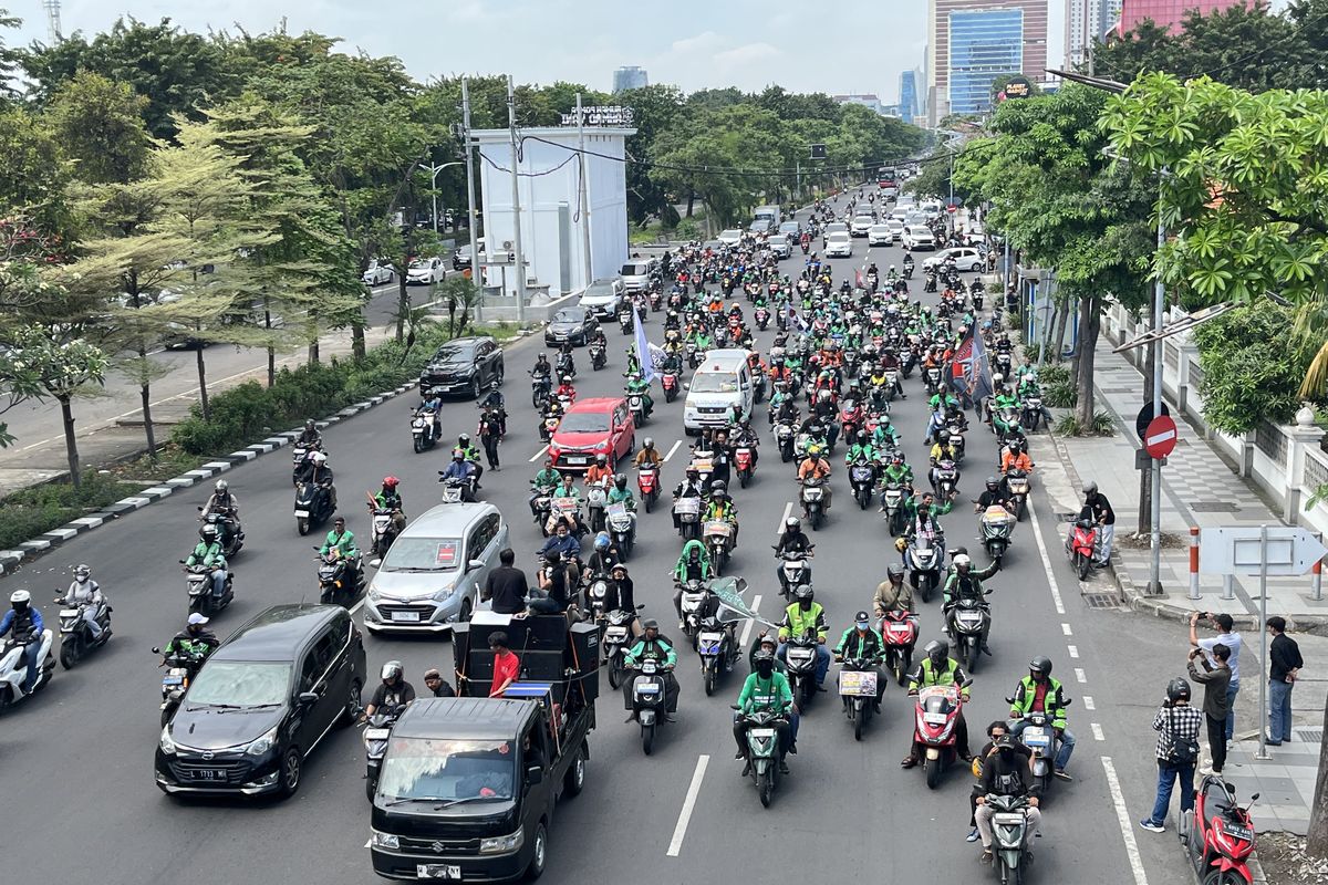 ojol, Prabowo, potongan aplikator, Gojek, Grab, Perpres, Prabowo Resmikan Potongan Ojol Jadi 8 Persen, Ini Respon Gojek & Grab