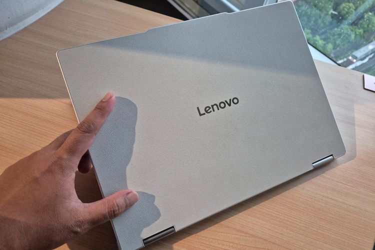 Lenovo, laptop premium, silicone vegan leather, Lenovo Yoga 7i 2-in-1, Begini Rasanya Produktif Seharian Pakai Lenovo Yoga 7i 2-in-1 Berlapis Silicone Vegan Leather