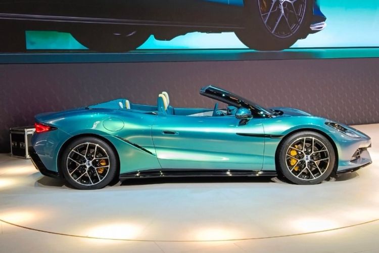 Denza Z, atap terbuka, Goodwood Festival of Speed, Denza Z Meluncur, Pesaing Baru MG Cyberster