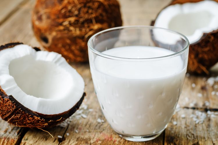 Santan, santan, santan kemasan, Cara menyimpan santan, Santan kemasan, cara menyimpan santan, Cara Menyimpan Sisa Santan Kemasan agar Tidak Cepat Asam, 1. Simpan di kulkas, 2. Gunakan wadah kedap udara, 3. Pisahkan dari bahan makanan lain, 4. Gunakan dalam waktu singkat, 5. Bagi ke dalam kemasan kecil, 6. Tandai tanggal pembukaan
