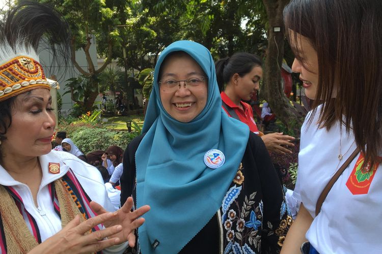 anak tantrum, Komisi Perlindungan Anak Indonesia, KPAI, Hari Anak Nasional 2025, gejala stres pada anak, tantrum pada anak, hari anak nasional 2025, anak main gadget, KPAI Soroti Anak Kehilangan Hak Bermain yang Sehat dan Dampak Negatif Gadget
