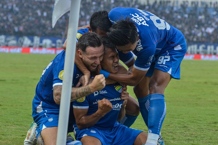 Persib Bandung, Dimas Drajad, Super League 2025-2026, Bojan Hodak, Thom Haye, Rencana Pelatih Persib Rampingkan Skuad dan Pinjamkan Pemain