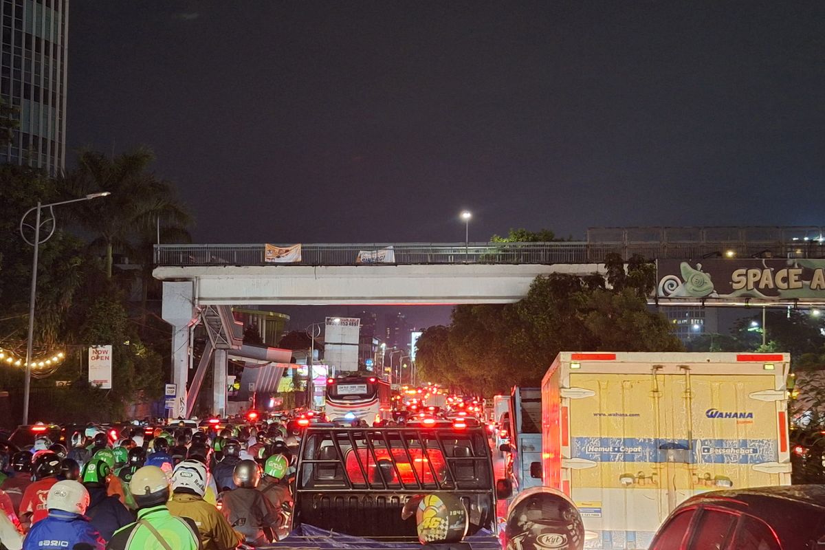 tol gratis, TB Simatupang Macet, jalan tb simatupang macet, TB Simatupang macet parah, tol fatmawati 2, Atasi Macet di Jalan TB Simatupang, Jalur Tol Fatmawati Gratis Mulai Sore Ini
