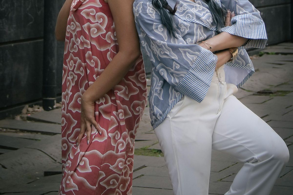batik, Tips, mix and match, Dave Tjoa, 5 Ide Mix and Match Batik untuk Ngantor Ala Dave Tjoa, 1. Pilih warna batik yang aman untuk pemula, 2. Memadukan motif batik dengan item basic, 3. Coba batik kontemporer untuk tampilan lebih ringan, 4. Custom-made batik bisa jadi solusi, 5. Keberanian jadi kunci