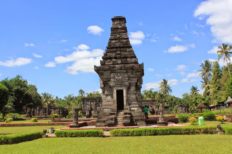 kerajaan, candi, Jawa Timur, wisata, 8 Wisata Candi di Jawa Timur, Lokasi, Sejarah, dan Peninggalan Kerajaannya