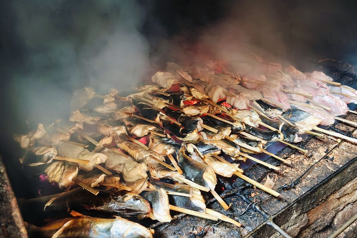 ikan asap Blimbingsari, wisata kuliner, Ada Sejak 1977, Ikan Asap Blimbingsari Banyuwangi Jadi Buruan Wisatawan