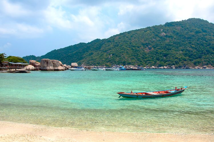 pantai terindah di dunia, pantai terindah, Pantai Kelingking, Pantai Terindah di Dunia 2026 Salah Satunya Ada di Indonesia, Pantai Apa?, Pantai Kelingking, Indonesia, Banana Beach, Thailand, Isla Pasion, Meksiko, Elafonissi Beach, Yunani, Balos Lagoon, Yunani, Eagle Beach, Aruba, Praia da Falésia, Portugal