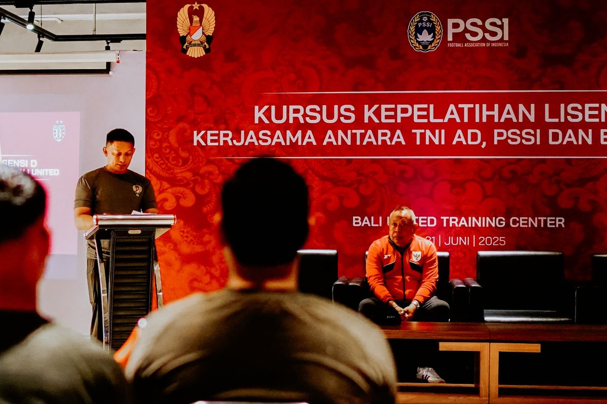 TNI Angkatan Darat, PSSI, pelatih sepak bola, TNI AD, Pelatih Sepak Bola, Kadispenad, kadispenad, sertifikasi pelatih sepak bola, Bukan Latihan Militer, Ini Misi TNI AD Kirim Prajurit ke Kursus Pelatih Sepak Bola