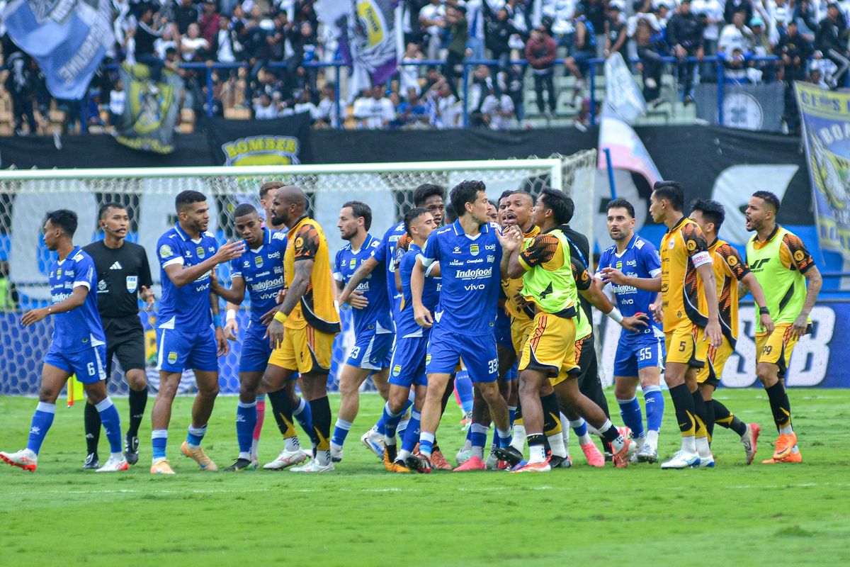 Persib vs Persija, Thom Haye, Persib Bandung, Umuh Muchtar, Reaksi Umuh Muchtar Atas Ancaman Pembunuhan kepada Thom Haye