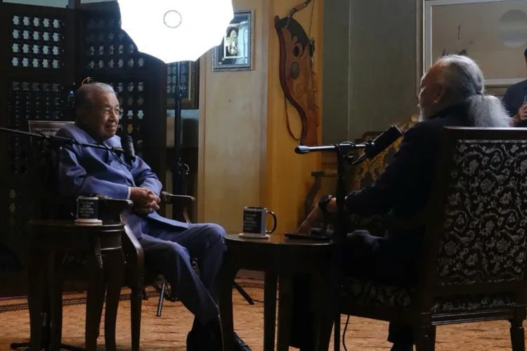 Mahathir Mohamad, tips panjang umur, Tips umur panjang, mahathir mohamad 100 tahun, mahathir mohamad 2025, mahathir mohamad usia, tips umur panjang, rahasia umur panjnag, rahasia umur panjang mahathir mohamad, 6 Rahasia Umur Panjang Mahathir Mohamad yang Berusia 100 Tahun, 1. Makan dalam porsi wajar, 2. Hindari makanan berlemak dan manis, 3. Tidur lebih awal, 4. Membaca, 5. Aktif secara fisik, 6. Tak mudah marah dan menjaga hubungan