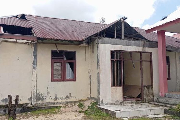 maluku, Pendidikan inklusif, Maluku Tenggara, Tual, siswa berkebutuhan khusus, Kota Tual, SLB Negeri Tual, anak disabilitas Maluku, rehabilitasi asrama SLB, Kisah Kepala SLB Negeri Tual Antar Jemput 32 Siswa Berkebutuhan Khusus dengan Tosa