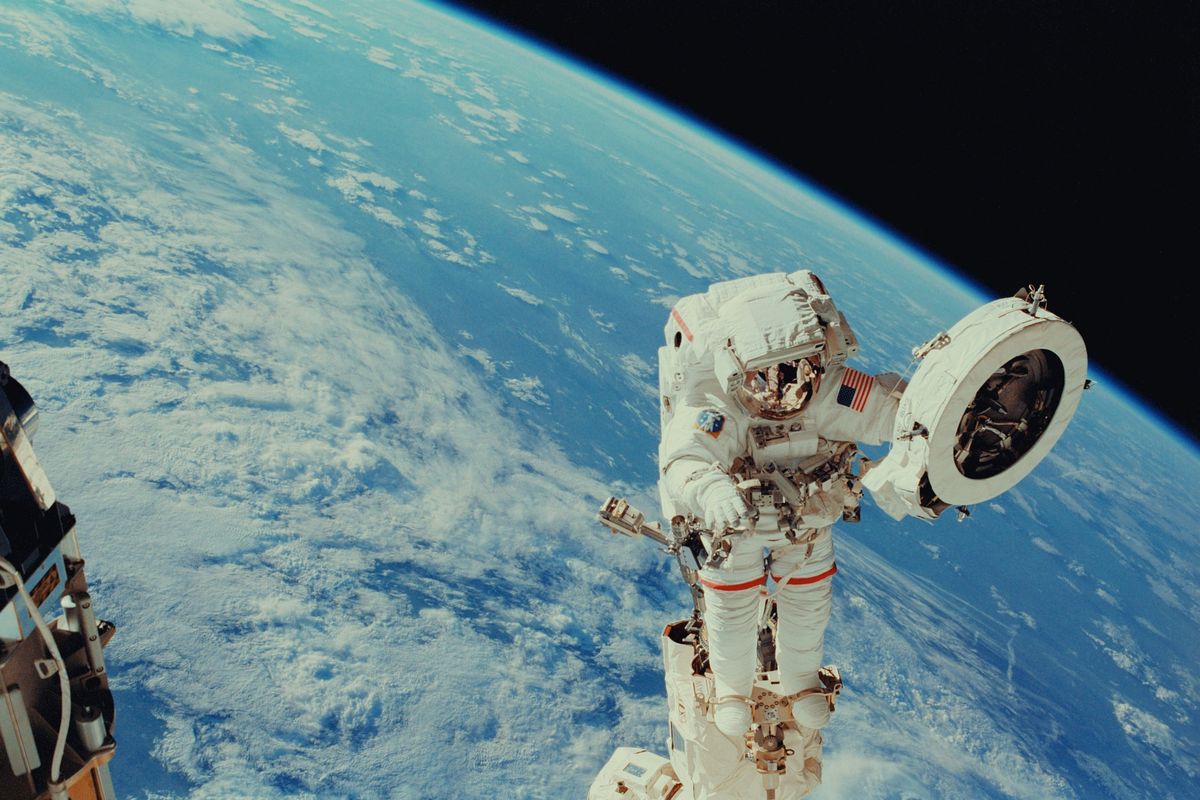 astronot, Luar Angkasa, peneliti, NASA, Tidak Ada Air di Luar Angkasa, Peneliti Sudah Punya Solusi untuk Cuci Baju