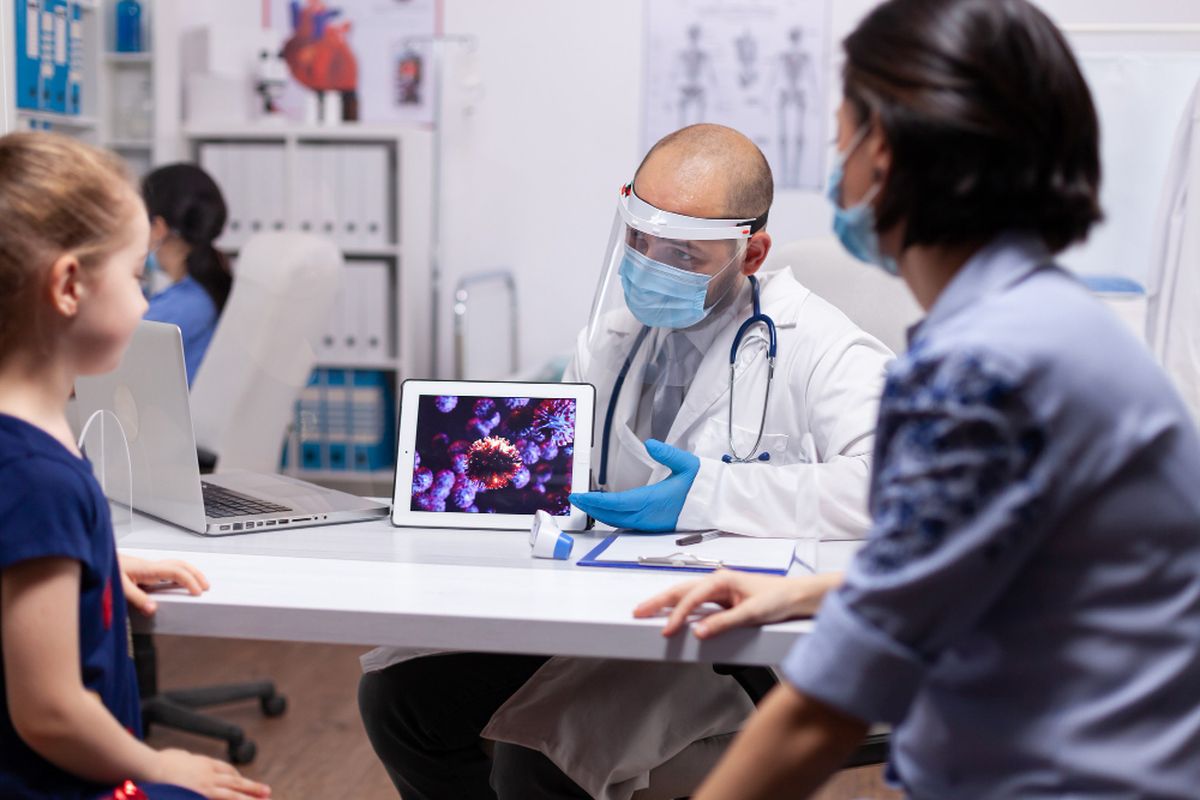 AI di dunia kesehatan, kecerdasan buatan, pemanfaatan AI, ai di dunia medis, pemanfaatan AI untuk kesehatan, konsultasi medis dengan AI, Bahayanya konsultasi medis dengan AI tanpa pendampingan dokter, ai di dunia kesehatan, ai konsultasi medis, ai untuk diagnosis penyakit, Bahaya Konsultasi Medis lewat AI Tanpa Pendampingan Dokter, Ini Risikonya