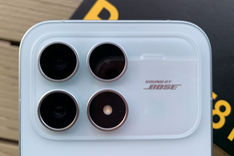 Poco, Poco F8 Series, Poco F8 Pro, Poco F8 Ultra, speaker Bose, spesifikasi Poco F8 Pro, spesifikasi Poco F8 Ultra, Poco F8 series, Kesan Pertama Menggenggam HP Flagship Poco F8 Pro dan F8 Ultra, Desain Impresif dan Grip Nyaman
