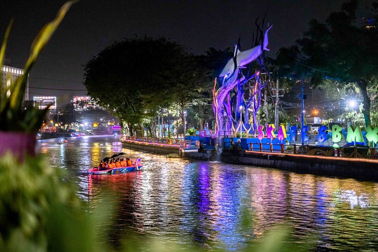 tiket wisata perahu kalimas surabaya, wisata perahu surabaya 2025, wisata kalimas surabaya malam, Harga Tiket Wisata Perahu Kalimas Surabaya 2025