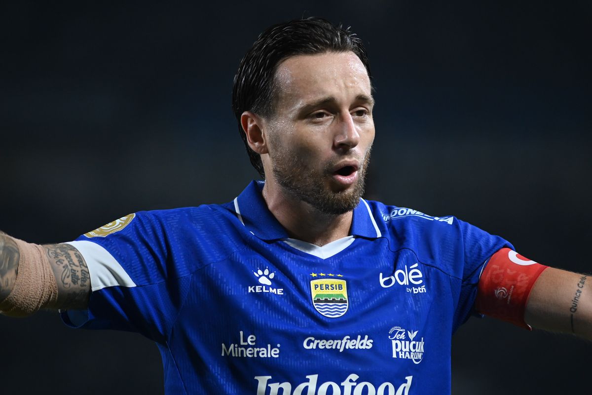 Marc Klok, Arema FC, Borneo FC, Super League 2025-2026, Bhayangkara FC vs Persib, Persib Tersandung Dua Kali, Marc Klok Kecewa dan Frustasi