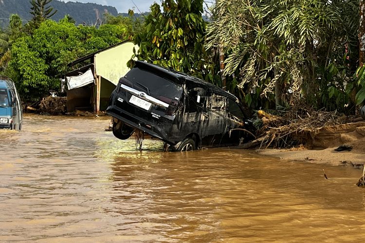 mobil listrik, mobil listrik tahan banjir, mobil listrik anti air, Apa Benar EV Lebih Aman dari Banjir? Ini Penjelasan Teknisnya