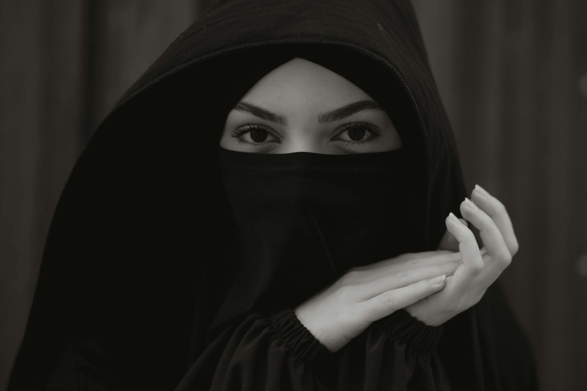 mahram, mahram adalah, pernikahan islam, mahram perempuan, Aturan Mahram dalam Pernikahan Islam: Siapa Saja Wanita yang Haram Dinikahi?, Apa Itu Mahram?, Dalil Tentang Wanita Mahram yang Tidak Boleh Dinikahi, Mahram dalam Hukum Pernikahan, Siapa Saja Wanita Mahram yang Tidak Boleh Dinikahi?