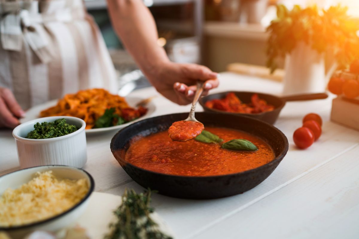 saus tomat, cara membuat saus tomat, cara membuat saus tomat rumahan, cara membuat saus tomat rumahan tanpa pengawet, resep saus toma, resep saus tomat homemade, Harga Tomat Murah, Yuk Bikin Saus Tomat Sendiri di Rumah! Ini Resep Lengkapnya