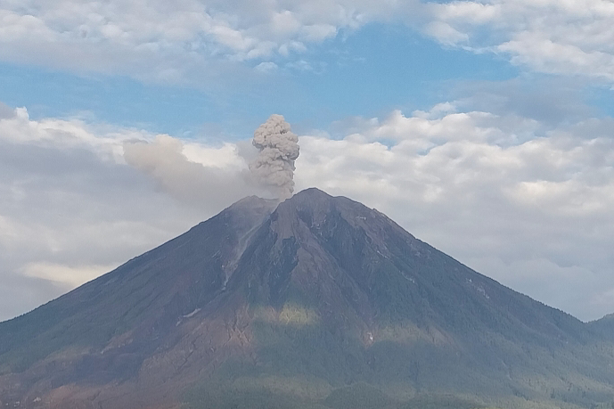 travel warning, gunung berapi, Wisata Gunung Api Indonesia Masuk Travel Warning Inggris, Kemenpar Buka Suara