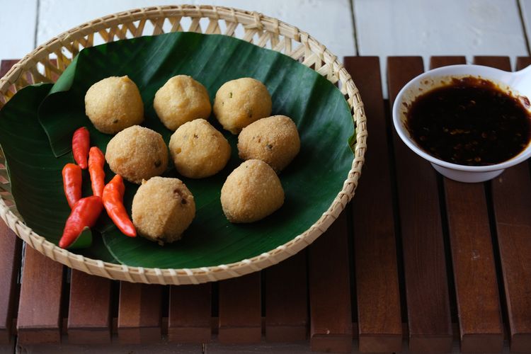 tahu, ide olahan tahu, Tahu cabe garam, resep, Sup tahu, Tahu saus tiram, Pepes tahu, Sapo tahu, 10 Ide Olahan Tahu Lezat untuk Menu Sehari-hari, 1. Tahu cabe garam, 2. Bola tahu keju, 3. Tahu berontak isi daging, 4. Sup tahu ala Chinese food, 5. Tahu saus tiram, 6. Mun tahu, 7. Tumis tahu bawang merah, 8. Pepes tahu udang, 9. Sapo tahu ala Chinese food, 10. Bola tahu kukus