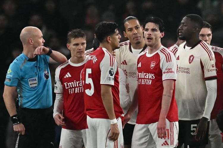 Arsenal, Victor Valdepenas, Real Madrid, Arsenal Buka Pembicaraan demi Rekrut Bek Potensial Real Madrid