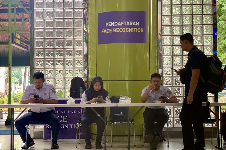 cara daftar face recognition kai, cara daftar face recognition kai di stasiun, cara daftar face recognition di stasiun gambir, cara daftar face recognition di gambir, syarat daftar face recognition kai, Cara Daftar Face Recognition di Stasiun Gambir, Masuk Gate Cuma Sedetik