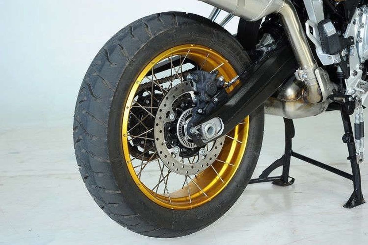 pelek jari-jari, pelek racing, setel pelek, Mitos atau Fakta, Pelek Motor Jari-jari Lebih Kuat dari Pelek Racing?