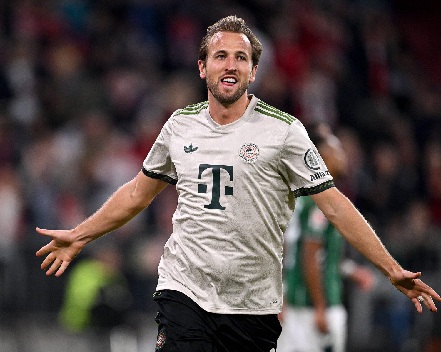 Harry Kane bisa jadi pengganti Robert Lewandowski