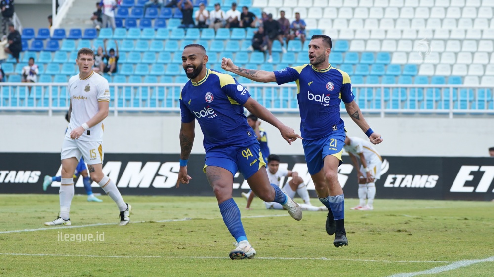 Link live streaming Arema FC vs Persib