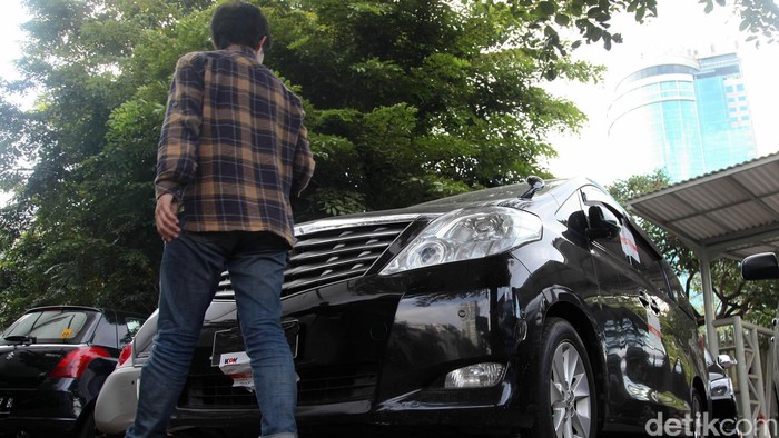 Array,Punya Toyota Alphard Tahun Produksi Ini? Mending Langsung Cek ke Bengkel!