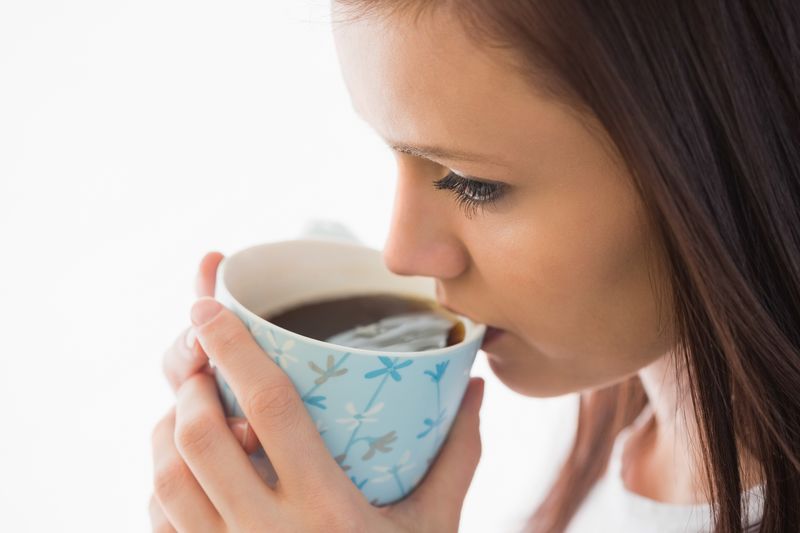 Minum Kopi Long Black Bisa Meningkatkan Fungsi Kognitif hingga Bakar Lemak, 1. Mengenal racikan long black, 2. Manfaat kopi long black, 3. Kopi long black bisa meningkatkan fungsi kognitif, 4. Bisa meningkatkan suasana hati, 5. Bantu manajemen berat badan dan membakar lemak