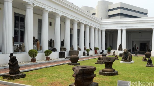 Ide Wisata Libur Imlek di Jakarta, Enggak Sampai Rp 30 Ribu per-Orang!, Berikut destinasi wisata murah meriah di Jakarta:, 1. Taman Mini Indonesia Indah, 2. Wisata Museum di Kota Tua, 3. Kebun Binatang Ragunan, 4. Museum Nasional, 5. Ancol